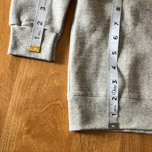 Boys XS (4/5) Hanes Tagless Gray Premium Cotton Soft Sweatshirt. New with tags - Picture 9 of 10